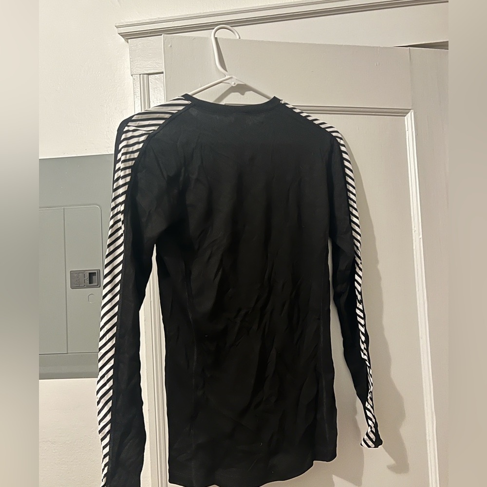 Helly Hansen base layer top size L - black with white stripes